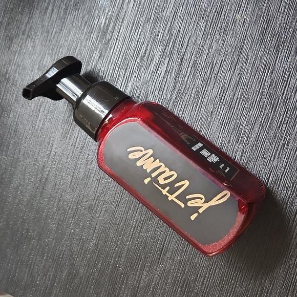 Bath & Body Works Paris Amour Gentle & Clean Foaming Hand Soap - Picture 4 of 5